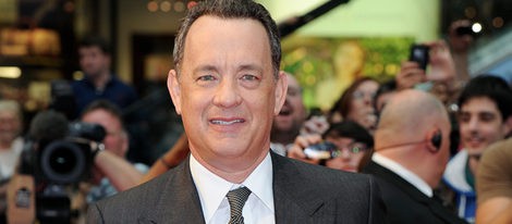 Tom Hanks presenta en Londres 'Larry Crowne' sin su protagonista, Julia Roberts