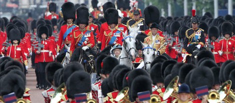 Los Duques de Cambridge en el desfile 'Trooping the Colour' junto a la Familia Real Británica