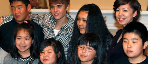 Justin Bieber se reúne con los niños afectados por el terremoto y tsunami de Japón