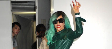 Lady Gaga arrasa ante sus fans a su llegada a Japón para dar un concierto benéfico