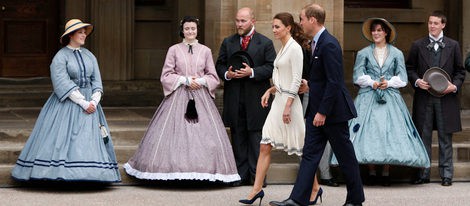 El Príncipe Guillermo y Catalina de Cambridge, abrazos y sonrisas en Canadá