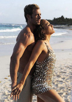 William Levy abraza a Jennifer Lopez