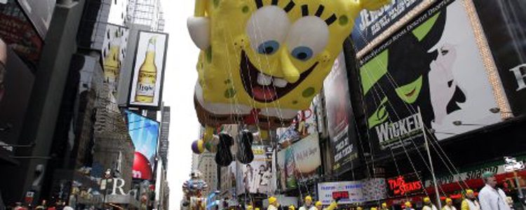 Globo de Bob Esponja en el desfile de Macy's de Acción de Gracias