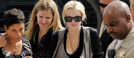Lindsay Lohan vuelve a sentarse ante el juez para revisar su caso