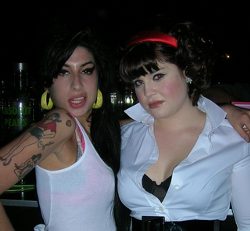 Amy Winehouse con Kelly Osbourne