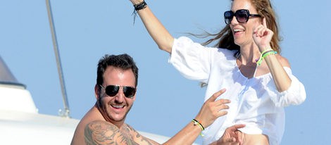 Borja Thyssen y Blanca Cuesta derrochan pasión durante sus vacaciones en Ibiza