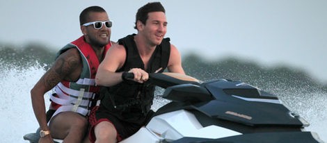 Leo Messi de vacaciones en Ibiza con su novia Antonella Roccuzzo y su compañero Dani Alves
