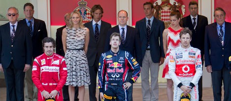 Alberto II, Charlene Wittstock, Andrea, Carlota y Pierre Casiraghi presiden el Gran Premio de F-1 de Mónaco