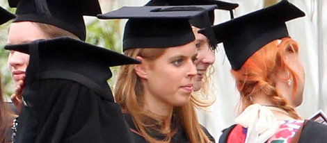 Beatriz de York se gradúa en Historia bajo la atenta mirada de sus padres el Príncipe Andrés y Sarah Ferguson