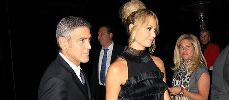 George Clooney hace oficial su romance con Stacy Keibler en el estreno de 'The ides of march' en Toronto