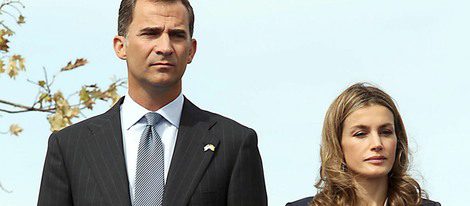 Los Príncipes Felipe y Letizia plantan un roble americano en homenaje a las víctimas del 11-S