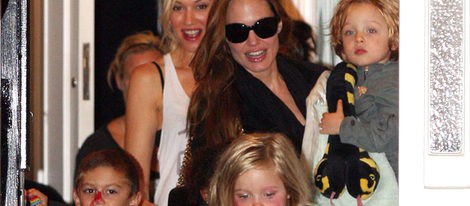 Angelina Jolie lleva a sus hijos a jugar a casa de Gwen Stefani en Londres