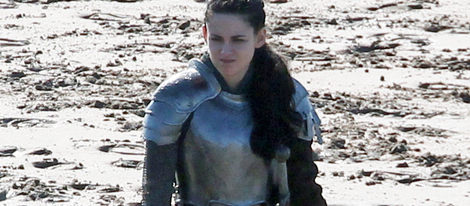 Kristen Stewart, convertida en una aguerrida guerrera junto a Chris Hemsworth en 'Blancanieves y el cazador'