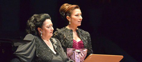 La Duquesa de Alba y Alfonso Díez acuden al concierto benéfico de Montserrat Caballé en Sevilla