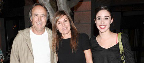 Joan Manuel Serrat apoya a su hija Candela en su debut como actriz en 'La alegría de vivir'