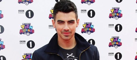 Joe Jonas en los Teen Arards 2011