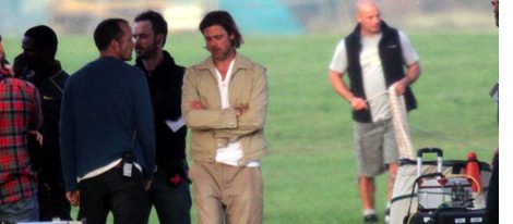 Las autoridades húngaras intervienen armas en el rodaje de la película de Brad Pitt