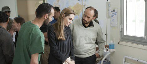 Angelina Jolie visita a los enfermos y necesitados de la ciudad libanesa de Misrata