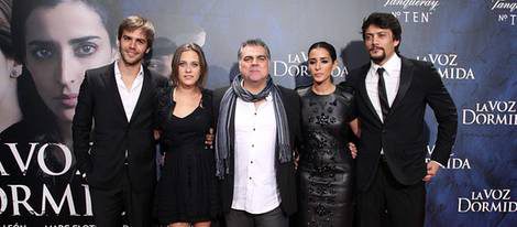 Ana de Armas, Hiba Abouk, Esmeralda Moya y Hugo Silva apoyan el estreno de 'La voz dormida' en Madrid