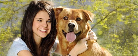 Selena Gomez con un perro