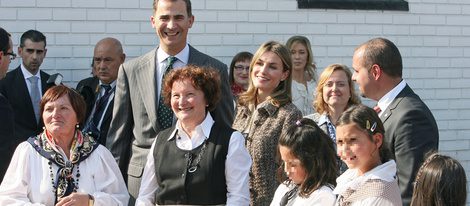 Don Felipe y Doña Letizia durante su visita a San Tirso de Abres en Asturias