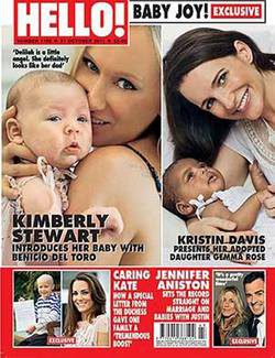 portada de la revista hello con timberly stewart y su hija delilah