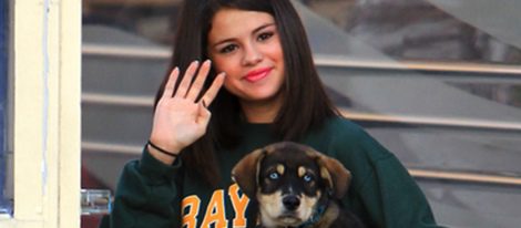 Selena Gomez nos presenta a su mejor amigo, un perrito llamado Bailer