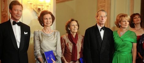 La Reina Sofía y el Gran Duque de Luxemburgo acuden a la celebración del 90 cumpleaños de su primo el Rey Miguel de Rumanía
