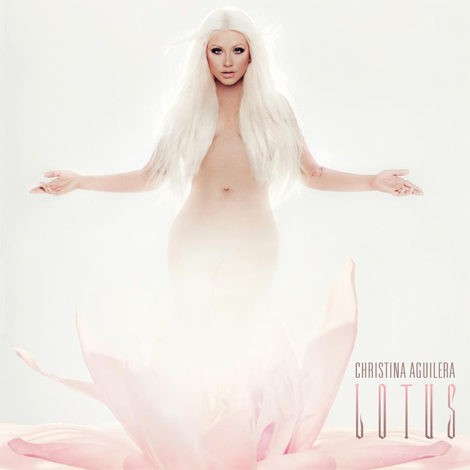 Christina Aguilera posa desnuda para la portada de su nuevo disco 'Lotus'