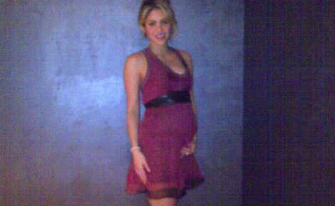 Shakira presume de embarazo en Twitter