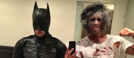 Liam Payne disfrazado de Batman junto a un amigo