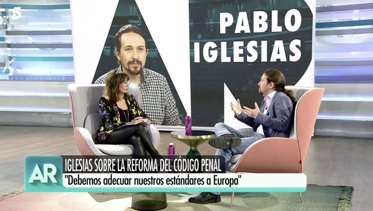 Ana Rosa Quintana durante su entrevista a Pablo Iglesias/ Foto: telecinco.es