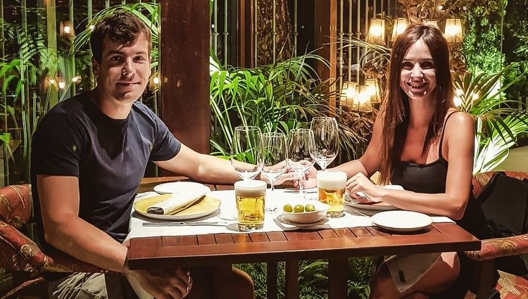 Paula Prendes cenando con su novio en un restaurante muy romántico/Instagram