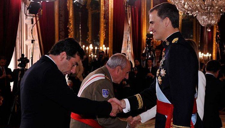 El Príncipe David Bagration-Mukhrani saludando al Rey Felipe VI | Facebook