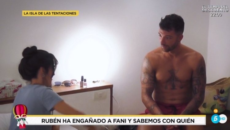 Rubén contándole a Fiama qué es lo que no le gusta de Fani/Foto: telecinco.es