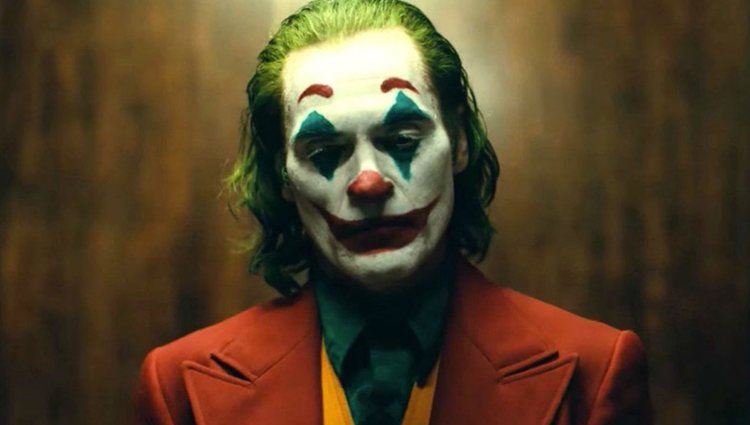 Joaquin Phoenix caracterizado como El Joker