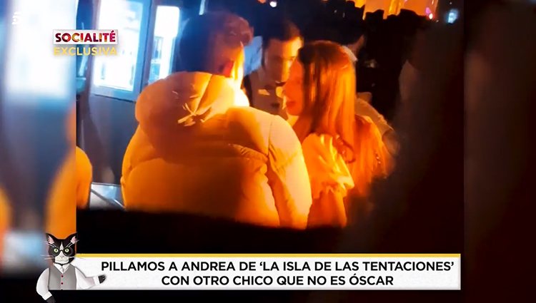 Andrea con un chico en una discoteca de Madrid | Foto: Telecinco.es