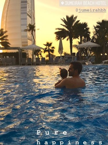 Marc Clotet con su hija Lía en un hotel de Dubai/ Foto: Instagram