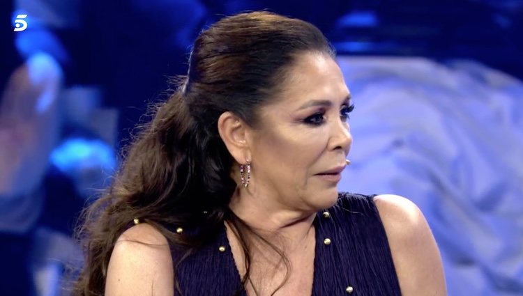 Isabel Pantoja hablando de Omar Montes en 'Volverte a ver'/ Foto: telecinco.es
