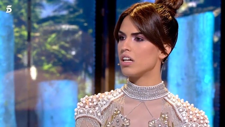 Sofía Suescun escuchando el zasca de Gloria Camila / Telecinco.es