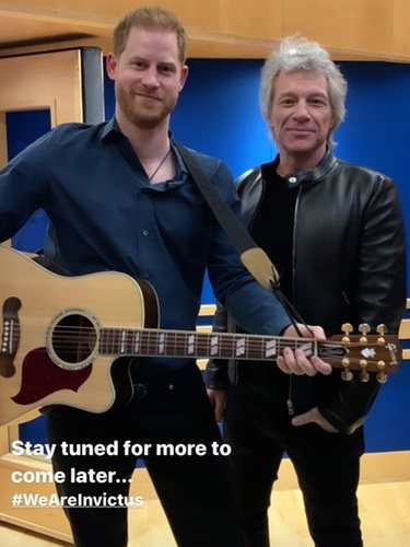 El Príncipe Harry y Jon Bon Jovi en los Abbey Road Studies