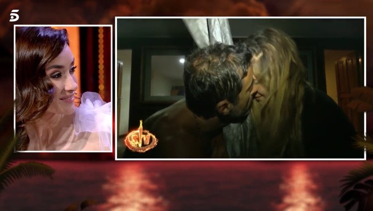 Adara viendo como Ivana y Hugo Sierra se besan|Foto: telecinco.es