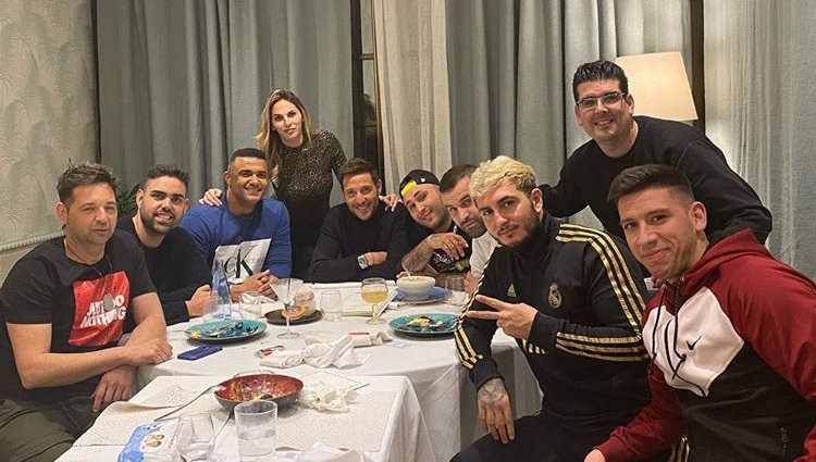 Kiko Rivera de cena con sus amigos| Foto: Instagram