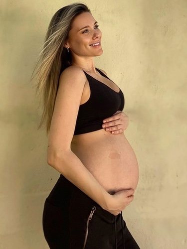 Lorena Gómez presumiendo de embarazo / Instagram