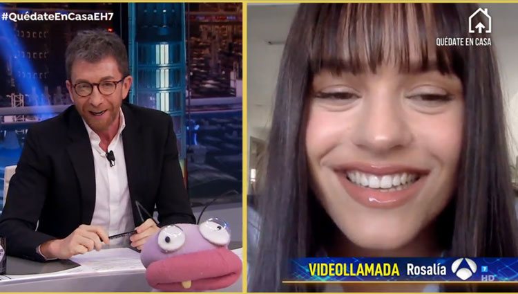 Rosalía hablando con Pablo Motos en 'El Hormiguero'/ Foto: Antena 3