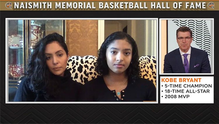 La viuda y la hija mayor de Kobe Bryant concediendo una entrevista para ESPN