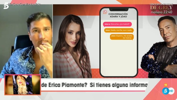 Gianmarco viendo algunos de los mensajes de Joao / Telecinco.es