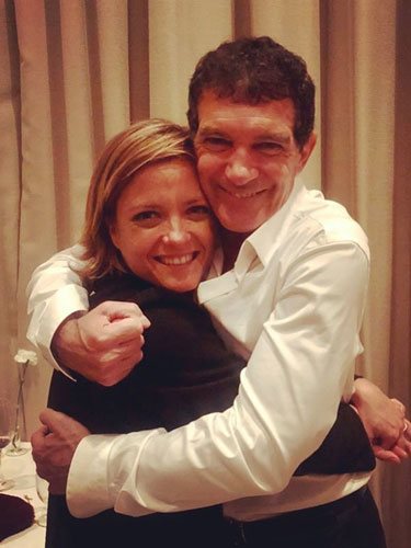 María Casado y Antonio Banderas fundidos en un abrazo/ Foto: Instagram