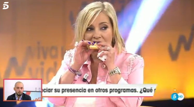 Carmen Borrego comiendo un bocadillo de panceta en 'Viva la vida'