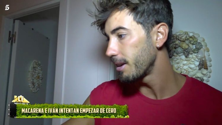 Iván explicando su postura a Macarena / Telecinco.es